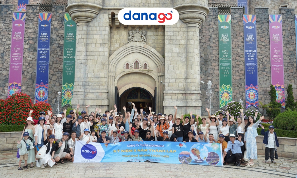 Du khách tham quan Bà Nà Hills Đà Nẵng